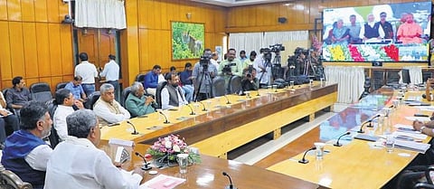 CM Siddaramaiah witnesses the virtual inauguration of Namma Metro line from KR Pura to Challaghatta by PM Narendra Modi, at ‘Krishna’, in Bengaluru on Friday