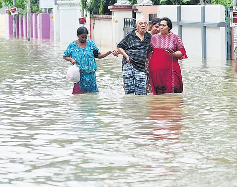 People are evacuating from Mulavana in Thiruvananthapuram which was flooded due to heavy rain. (Photo | BP Deepu, EPS)