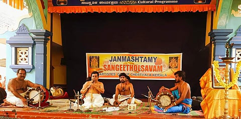 Thiruvizha Jayashankar performing at a concert