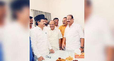 KPCC president K Sudhakaran with IUML leaders Sadiqali Shihab Thangal and P K Kunhalikutty at Thangal’s residence in Panakkad on Tuesday