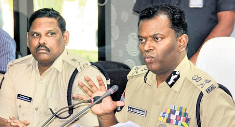 Commissioner of Police A Ravi Shankar addressing media in Vizag I G Satyanarayana