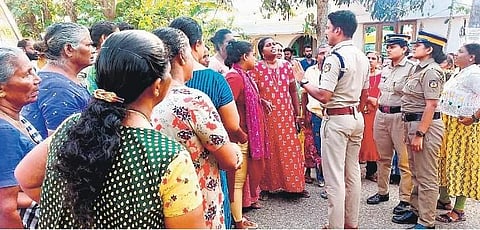Residents block a road demanding a solution to the drinking water shortage in Chellanam | Express