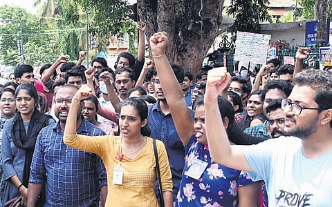 Members of Kerala Medical PG Association protest outside Secretariat on Friday for better working conditions | Vincent Pulickal