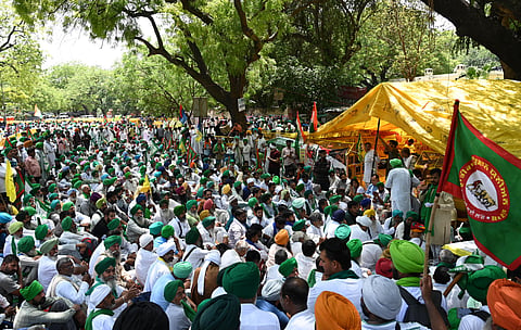 Farmers at Jantar Mantar in support of wrestlers protesting against WFI chief Brij Bhushan Sharan Singh, in New Delhi, on Monday. (Photo | Shekhar Yadav, EPS)