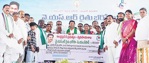 Chief Minister YS Jagan Mohan Reddy releases `3,923.21 crore to 52,30,939 farmers as the first tranche of financial assistance under the YSR Rythu Bharosa - PM Kisan scheme at Pattikonda in Kurnool d