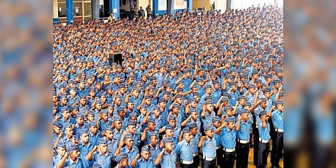  The first batch of Agniveervayu, a total of 2,675 trainees, successfully completed 22 weeks of training in Belagavi before joining the Indian Air Force | Express 