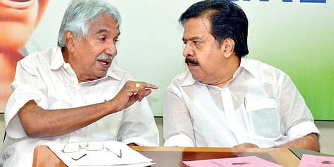 Oommen Chandy and Ramesh Chennithala (File photo)