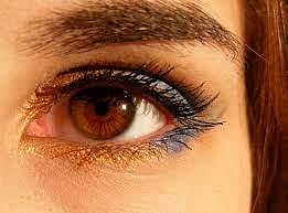 Golden-hour makeup for golden hour glow