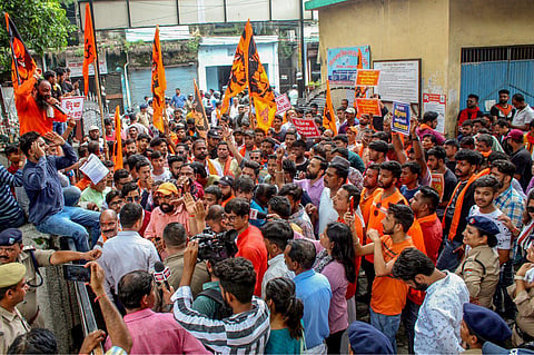 Vishva Hindu Parishad (VHP) and Bajrang Dal supporters protest against the violence in Haryana. (Photo | ANI)