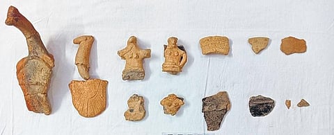 The terracotta figurines found in the Megalithic Dolmens at Mudukonaje | Express
