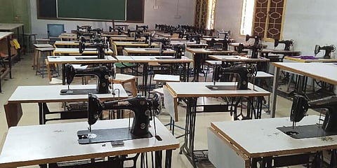Students of the Costume and Fashion design department from Chikkanna Government Arts College in Tiruppur city are stuck, as 40 sewing machines go obsolete and just 10 machines are working | Express