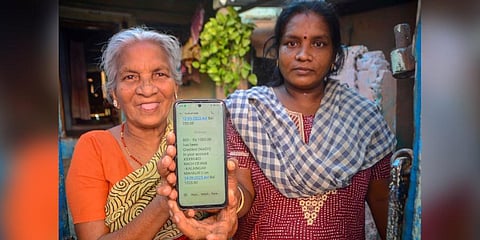 In Tirunelveli Vannarpettai, women heads received a sms of Rs 1,000 under the Kalaignar Magalir Urimai Thogai Thittam. Image used for representation.