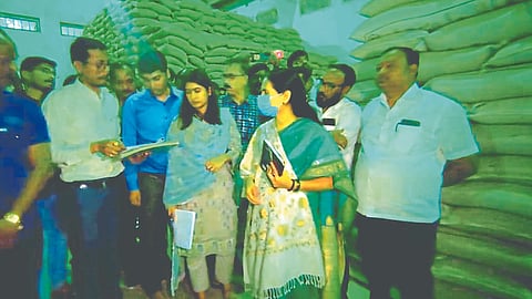 FCI Warehouse : भारतीय अन्न महामंडळाचा कारभार चव्हाट्यावर