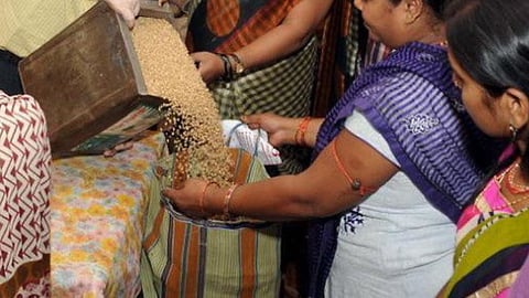 Free Grain : पनवेलमधील गरिबांसाठी धान्याचे कोठार खुले