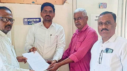 Submission of statement to Assistant Registrar