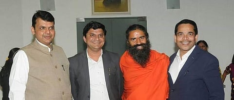 औशात सोयाबीन प्रक्रिया उद्योग सुरू करा : मुख्यमंत्र्यांचे रामदेवबाबांना पत्र