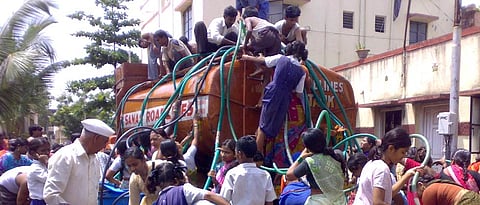 हिंगोलीतील २७ हजार लोकसंख्या पाण्यासाठी टॅंकरवर अवलंबून