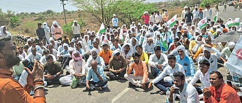 Stop the way of 'Swabhimani' at Purna