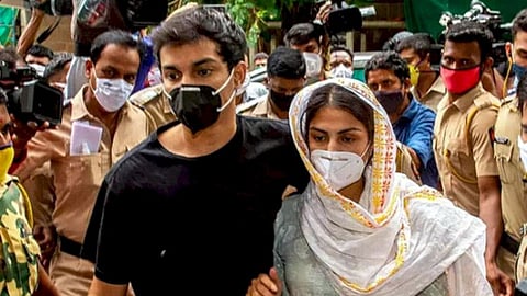 Showik Chakraborty, Rhea Chakraborty