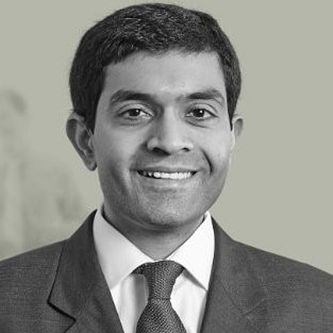 Latham & Watkins promotes NLSIU grad Manas Chandrashekar to partnership