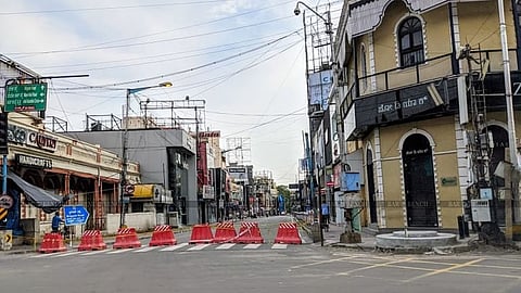 ಬೆಂಗಳೂರಿನ ರಸ್ತೆಗಳಲ್ಲಿ ಇರುವುದು ಕೇವಲ 400 ಗುಂಡಿ ಅನ್ನುವುದು ನಿಜವೇ? ಬಿಬಿಎಂಪಿ ವಿರುದ್ಧ ಹೈಕೋರ್ಟ್ ಕಿಡಿ