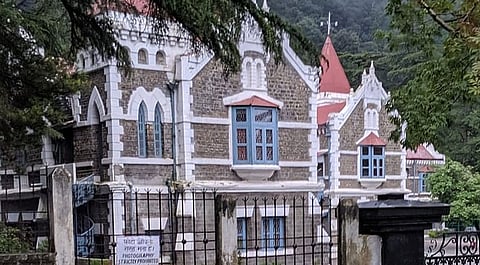 ಶಾಸಕ, ಕುಟುಂಬದವರಿಂದ ವಾಹನ ಸೈರನ್ ಬಳಕೆ: ಪಿಐಎಲ್ ವಜಾಗೊಳಿಸಿ ರೂ 50,000 ದಂಡ ವಿಧಿಸಿದ ಉತ್ತರಾಖಂಡ ಹೈಕೋರ್ಟ್