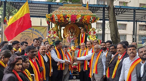 ಬೈಕ್ ರ್ಯಾಲಿ: ವಿಚಾರಣಾಧೀನ ನ್ಯಾಯಾಲಯಗಳಲ್ಲಿ ಕನ್ನಡ ಕಡ್ಡಾಯಗೊಳಿಸಲು ಹೈಕೋರ್ಟ್ಗೆ ಮನವಿ ಸಲ್ಲಿಕೆ