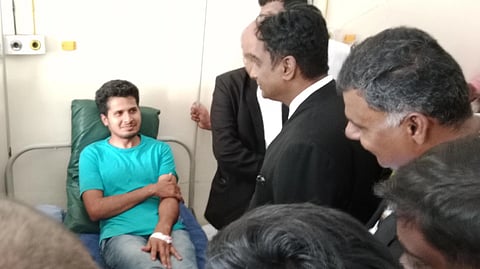 ವಕೀಲನ ಮೇಲೆ ಹಲ್ಲೆ: ಸ್ವಯಂಪ್ರೇರಿತ ಪ್ರಕರಣ ದಾಖಲಿಸಿ, ವಿಚಾರಣೆ ನಡೆಸಿದ ಹೈಕೋರ್ಟ್; 6 ಪೊಲೀಸರ ಅಮಾನತು