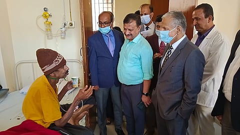 ಬೌರಿಂಗ್ ಆಸ್ಪತ್ರೆಗೆ ನ್ಯಾ. ದಿನೇಶ್ಕುಮಾರ್ ಭೇಟಿ, ಪರಿಶೀಲನೆ