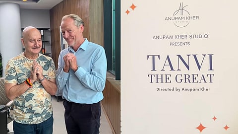 Anupam Kher (L) and Iain Glen (R)