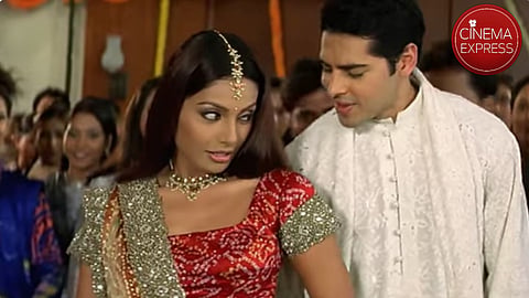 Bipasha Basu (L) and Dino Morea (R) in Raaz