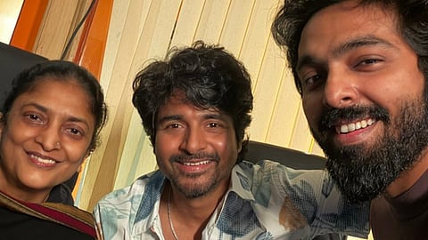 Sivakarthikeyan lends his voice to a fiery rebel anthem in Parasakthi titled 'Tharakku Tharakku'