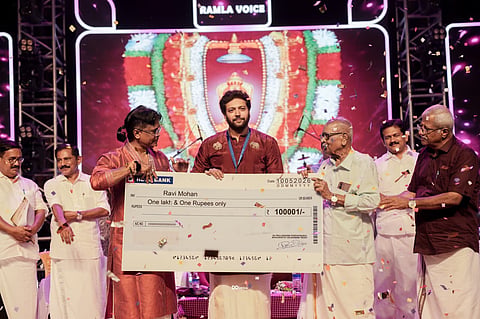 Ravi Mohan receives award for Ponniyin Selvan; Keneeshaa puts power-packed performance at Kerala temple