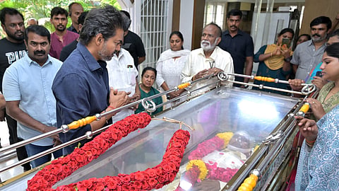 CM Vijay honours Bharathiraja; government to give him ceremonial farewell
