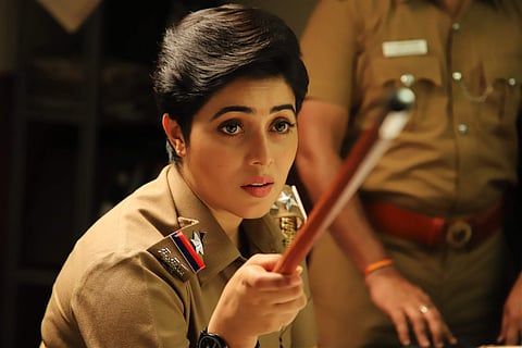 Poorna to play a cop in Ivanukku Engeyo Macham Irukku