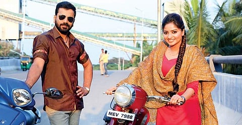 Sathish wraps up Ayogya shoot in Mandya style
