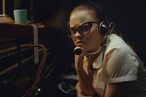 The Vast of Night Movie Review: A simple, yet loveable scifi thriller