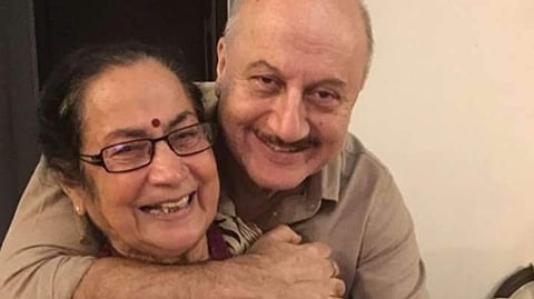 Anupam Kher's mom Dulari advised home quarantine after Covid-19 treatment