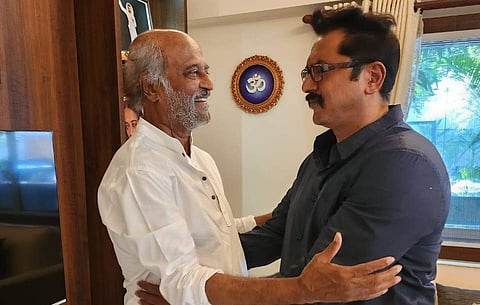 Rajinikanth meets Sarath Kumar; congratulates the actor for the success of PS 1