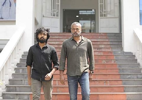 A still from Selfie