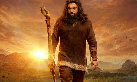 Here's a new poster of Nivin Pauly from Yezhu Kadal Yezhu Malai
