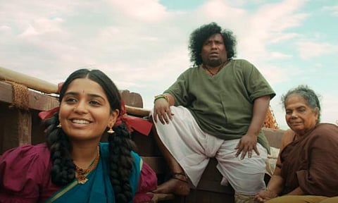Yogi Babu moves mountains to keep him afloat in Boat teaser