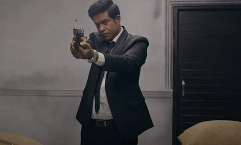 Vennela Kishore in a still from Chaari 111