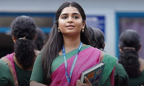Aake Thaarumaarithu song from Oru Bharatha Sarkar Ulpannam is out