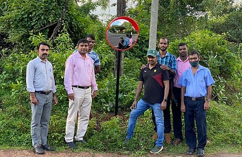 डिचोली-साखळी जंक्शनवर 'कॉन्व्हेक्स व्हीव्ह' सुरक्षित वाहतुकीसाठी सरपंचांकडून व्यवस्था