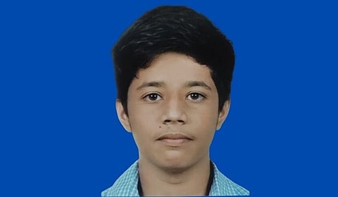 विद्यार्थी कुमार सुयश सुभाष शेटगावकर 90 टक्के गुण मिळवून प्रथम