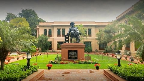 Maharashtra Sadan on fire in Delhi