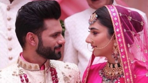 राहुलने सोशल मीडियावर पोस्ट शेअर करुन लग्नाची तारीख जाहीर केली आहे.