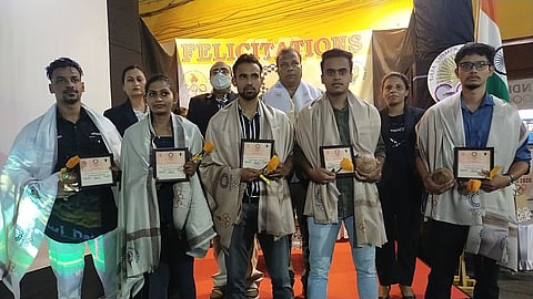 Olympics Awareness Programme: Honored fencers with dignitaries.