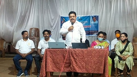 शिक्षणाच्या सोईला आडकाठी नको